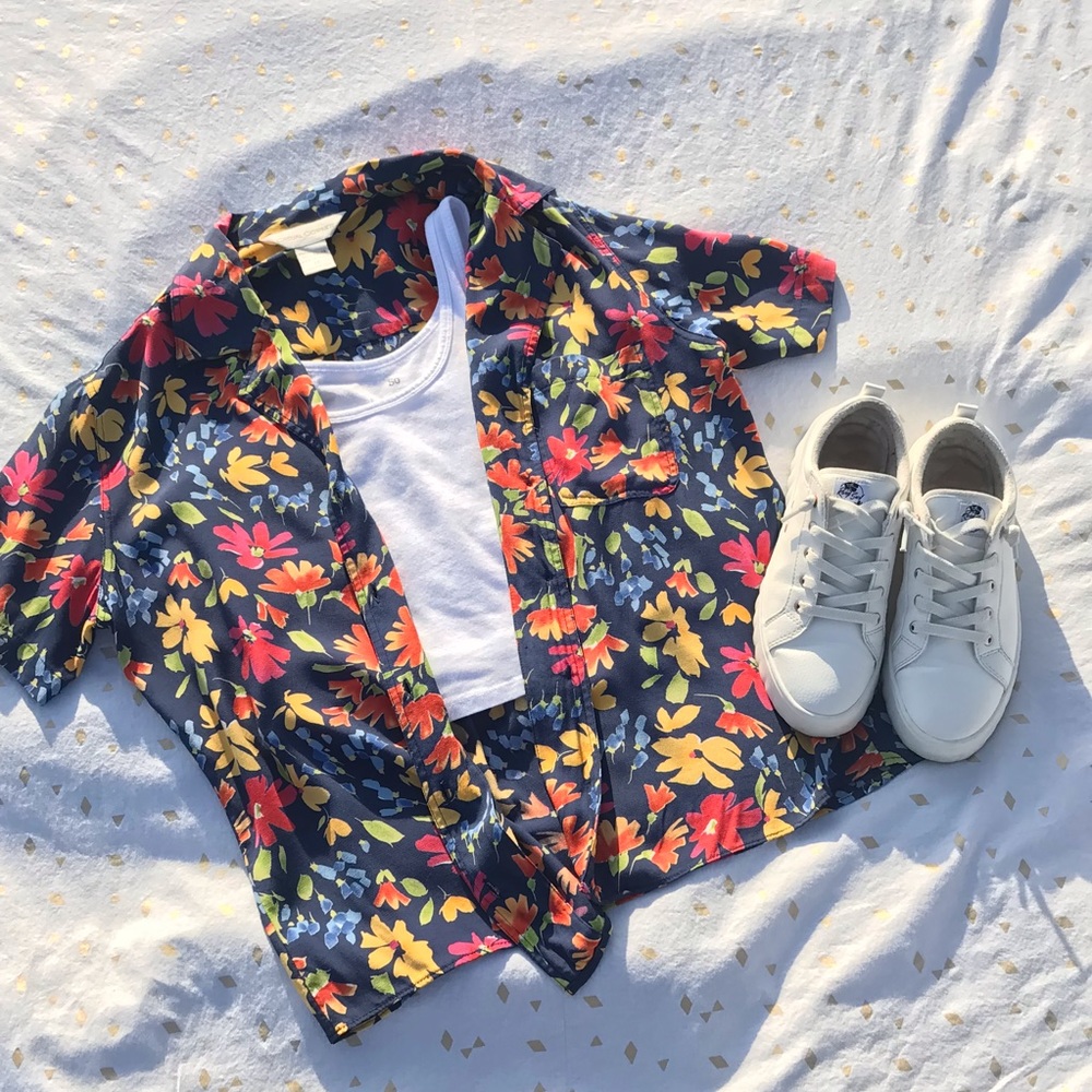 Women’s Short Sleeve Button Down Floral Top